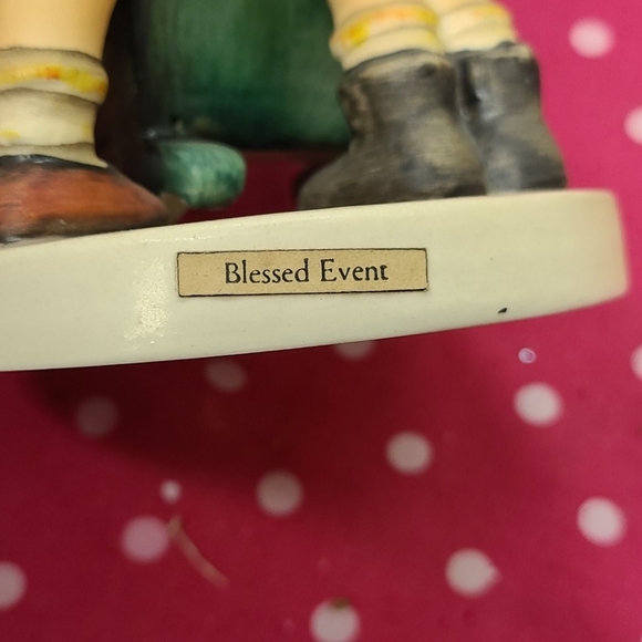 VINTAGE M.I. HUMMEL Figurine 333 blessed event1955 - Picture 5 of 8
